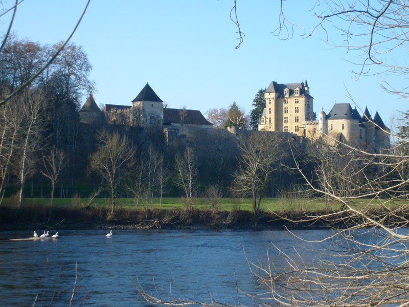 Chateau-Fayac-bord-Dordogne